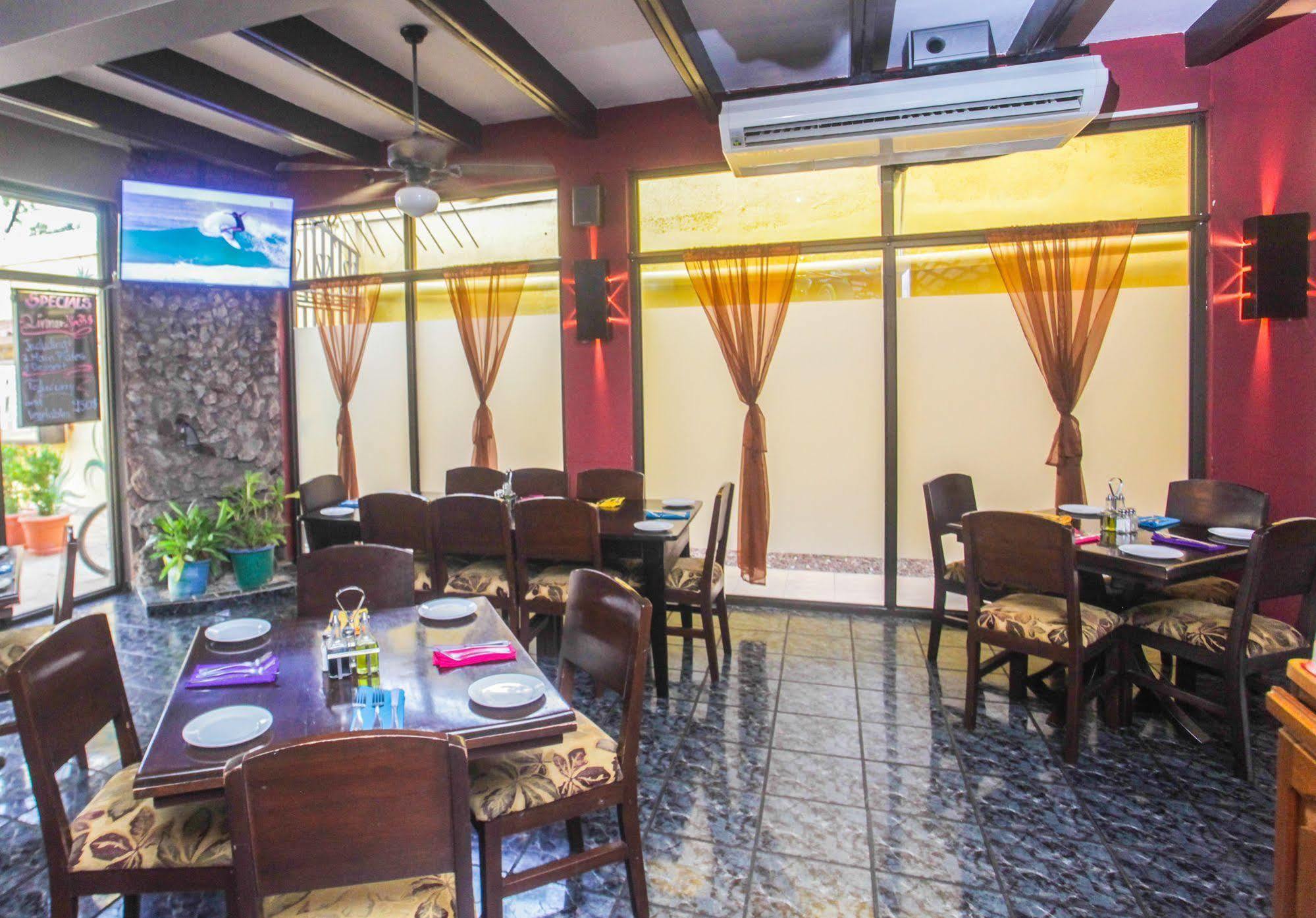 Hotel Poseidon Jacó Екстериор снимка