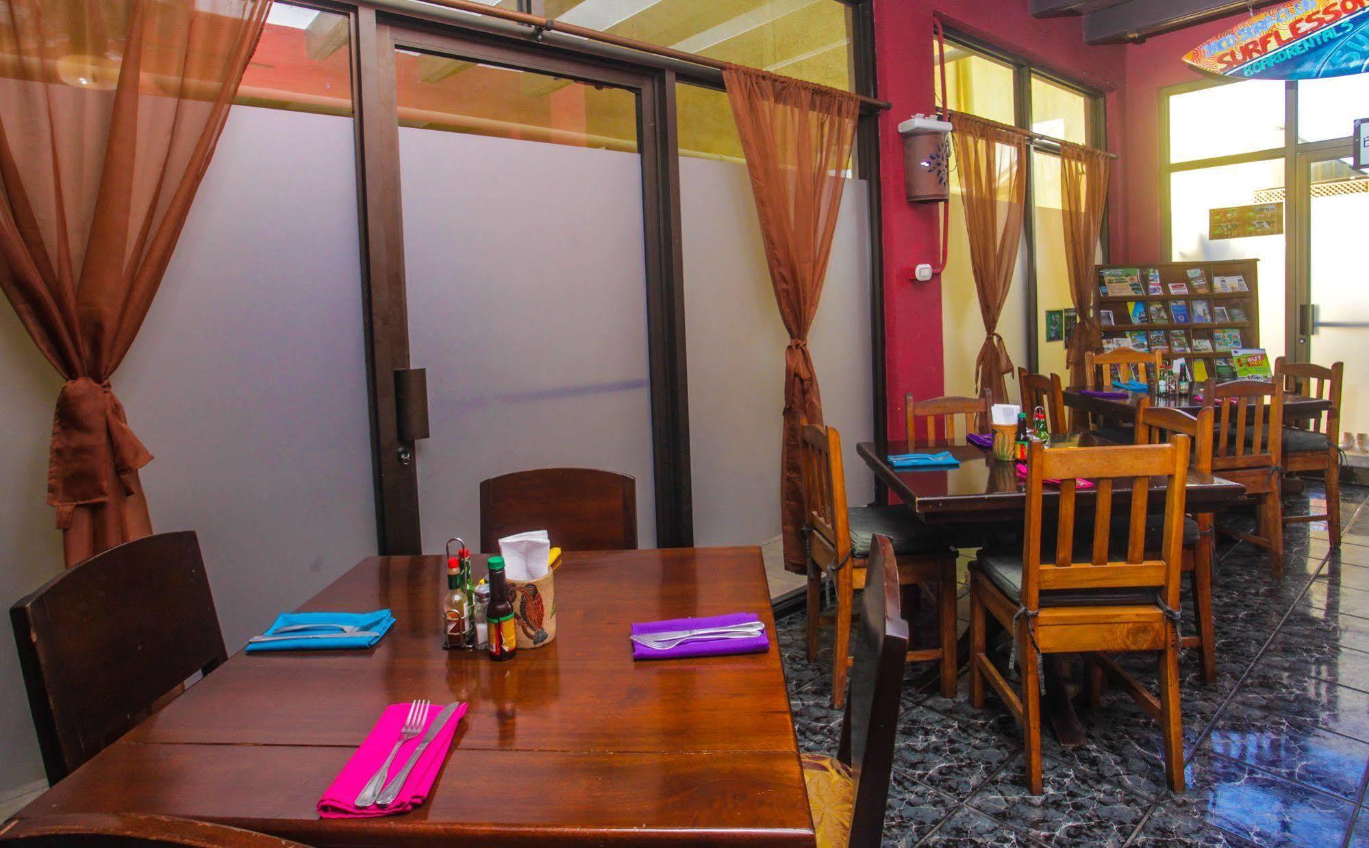 Hotel Poseidon Jacó Екстериор снимка