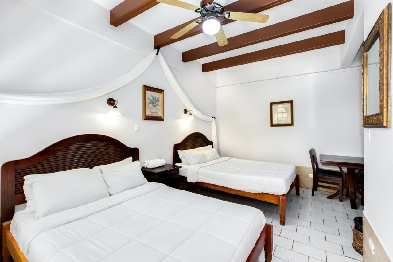 Hotel Poseidon Jacó Екстериор снимка