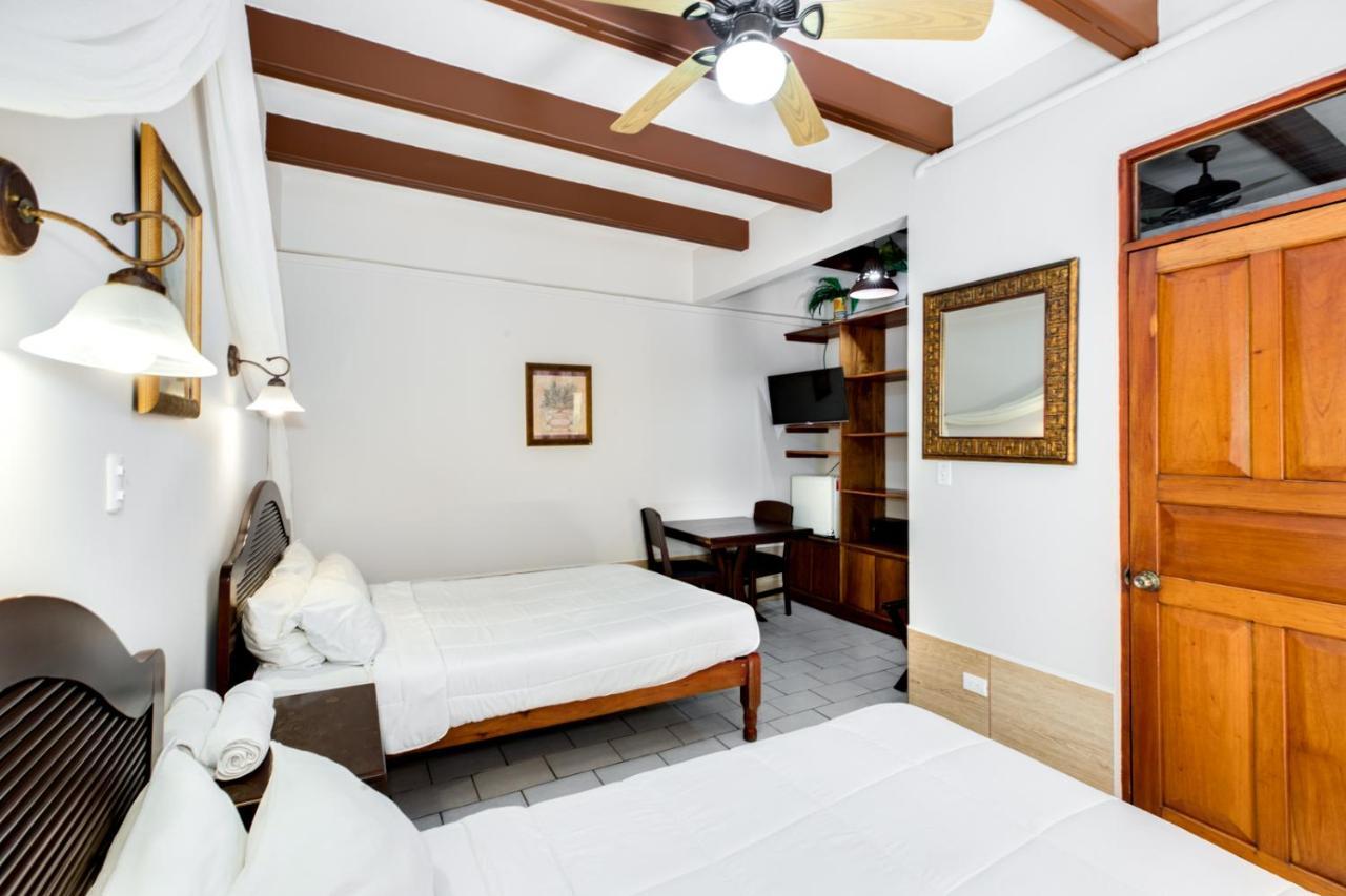 Hotel Poseidon Jacó Екстериор снимка