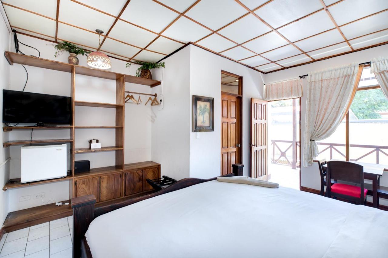 Hotel Poseidon Jacó Екстериор снимка
